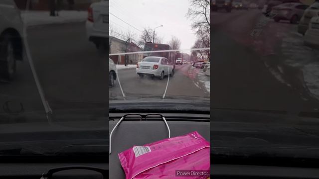 битва маршруток за бомж пакет и чекарь