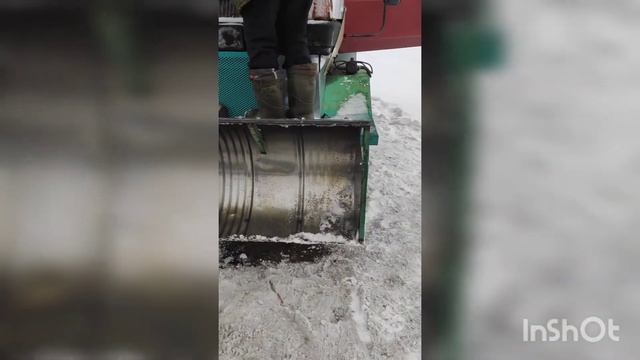 Отвал для чистки снега для болотохода смотреть онлайн