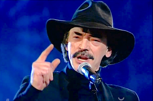 Почему Михаил Боярский так упорно стремится быть еще и телеведущим, неужели славы не хватает