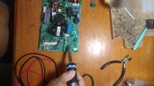 Старый кондиционер ещё хочет работать. Ремонт платы                     #лайфак#электрик#