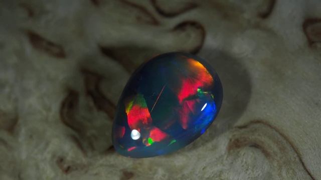 Черный опал Арлекин из Австралии смотреть онлайн