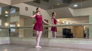 Battement releve lent