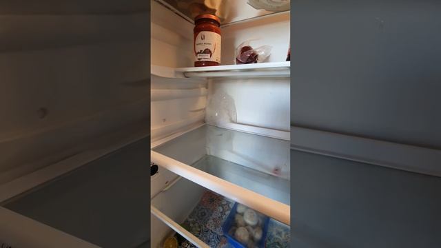 Холодильник Whirlpool CB 601 WN встроенный в шкаф Икеа.Образ... смотреть онлайн