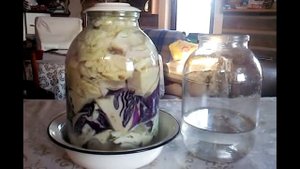Квасим  капусту кусками. Просто.Быстро.Очень вкусно.Оригинально.