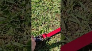 Как расправить бухту ПНД трубы ?) Показываю способ с автомобильным ремнём для крепления грузов)