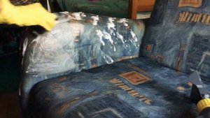 Химчистка дивана с помощью KARCHER Puzzi 8/1 C