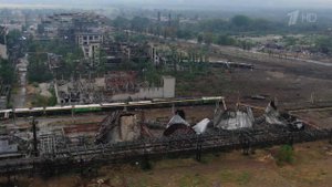 В освобожденном от националистов Северодонецке восстанавливают завод "Азот"