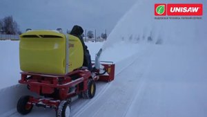 Уборка снега с футбольного поля машиной Gianni Ferrari (тренировочное поле в рамках ЧМ2018 Гучково)