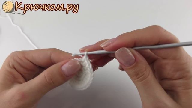 Детская шапка спицами Лупоглазик