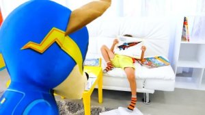 Влад и Никита играют в полицейских