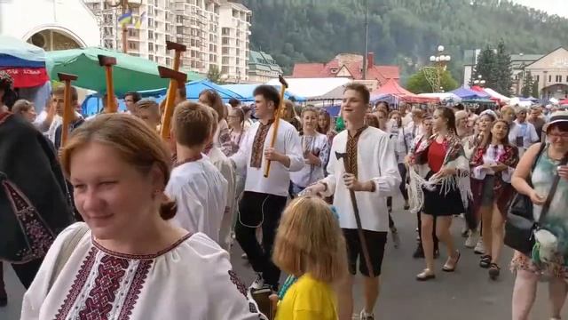 Гуцульський карнавал в місті Яремче. ВСЕ ДОБРЕ в Україні. 27 липня 2019 смотреть онлайн