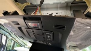 Снятие потолка, шумоизоляция, установка монитора er15AFL Toyota Alphard Vellfire 30 2015-2023