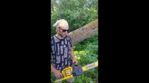 Аккумуляторная пила DeWalt в деле!