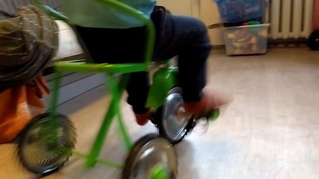 У Луки появился велосипед! смотреть онлайн