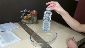 Опыт с продырявленной бутылкой и водой. Физика 7 класс