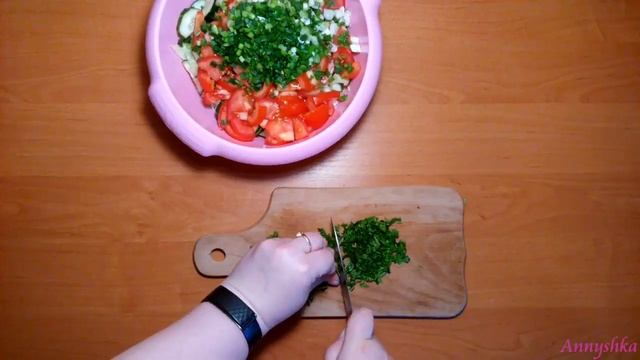 Легкий овощной салат с вкусной заправкой. Летний салат из овощей без майонеза смотреть онлайн