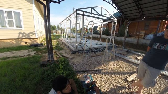 Гараж из сэндвич панелей. Монтаж каркаса.