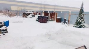 Чистка снега квадроциклом Косач,ширина отвала 2.20 см, не без дурачества на 5.-й минуте!И по кулисе