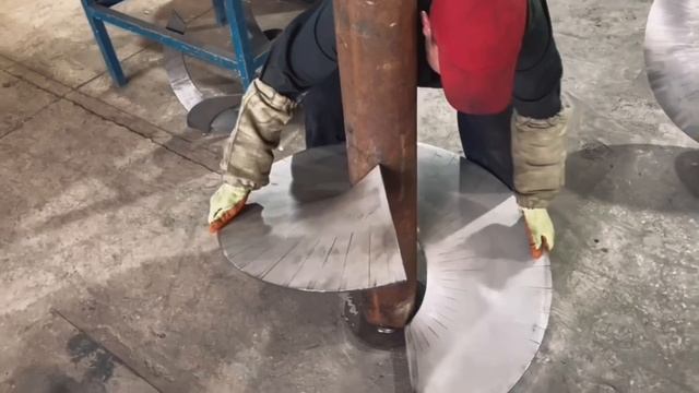 Как загнуть ВИТОК ШНЕКА диаметром 800 мм на станке серии ГП? Импортозамещение смотреть онлайн