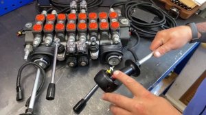 Гидрораспределитель с джойстиком и электро секциями под экскаватор либо телегу с манипулятором