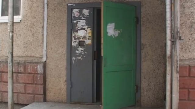 Раритетная дверь подъезда смотреть онлайн