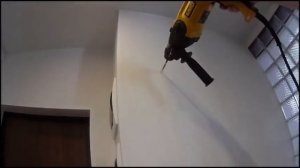 Муж на час, Монтаж вешалки для одежды на стену