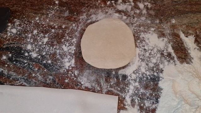 ?КАК ПРИГОТОВИТЬ  БУЛОЧКИ 