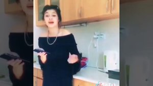 Цыганка очень красивой поет осень шилалы