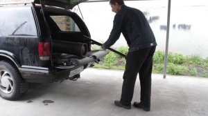 Приспособа для самостоятельной загрузки газового баллона в машину.