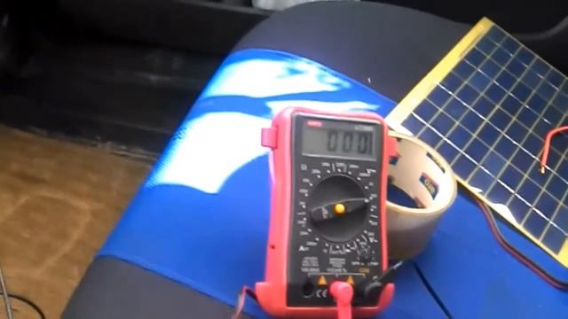 Солнечную панель ставим в машину.  Solar panels set into the car . смотреть онлайн