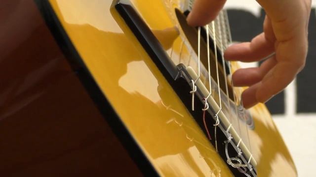 Урок игры на гитаре #1 (ч.1): посадка, положение рук, обозначения смотреть онлайн