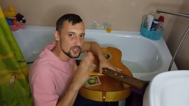 Реставрация гитары. Как сделать из семиструнной, шестиструнную гитару смотреть онлайн