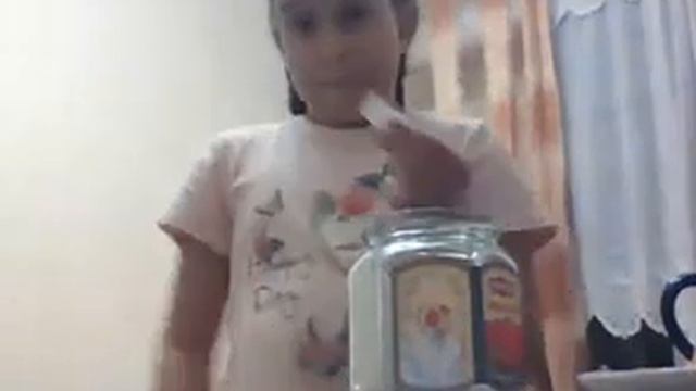Челлендж съешь если сможешь! ШОК!!!!съела бумагу и салфетку!!!!!!