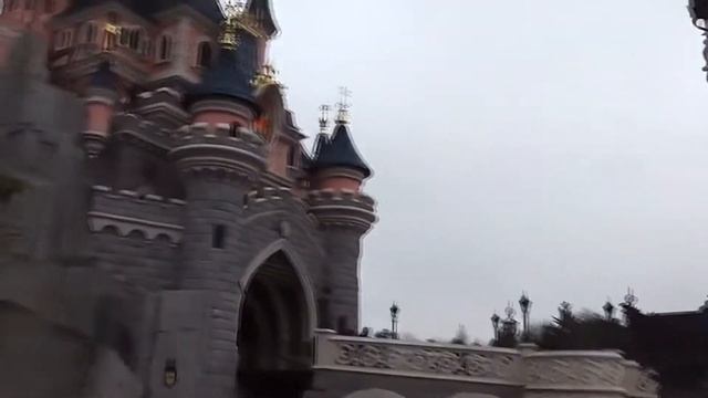 Drawing the Disneyland Castle смотреть онлайн
