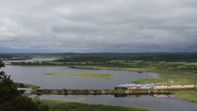 Карелия | Паровоз Л-2055 + тепловоз ТЭП70БС с двухэтажным туристическим поездом смотреть онлайн