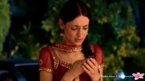 Девушка.Парковка.Дождь