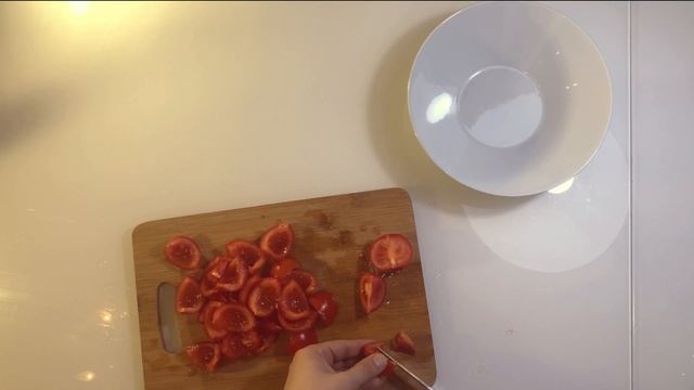 ??Брускетта с помидорами и базиликом Bruschetta with tomatoes and basil ( english subtitles ) смотреть онлайн