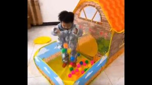 Детская игровая палатка с сухим бассейном