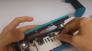 LOOK INSIDE: Sony SRS-XB21 - Teardown/Disassembly