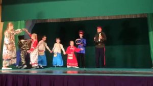 Во поле орешина,во поле кудрявая..
