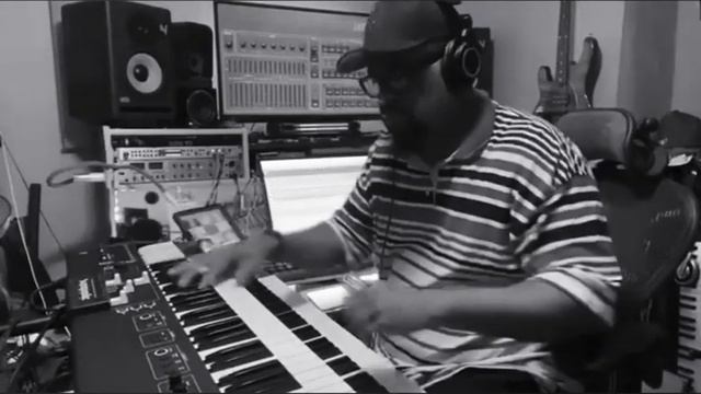 Studiologic NumaOrgan 2 смотреть онлайн