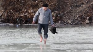 Колыма. Сусуман. Переправа через Берелех. Коля идет на Заводскую (Я Сусуманец)