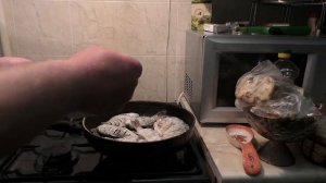 Жареный карась рецепт. Карась жареный в муке с луком и приправами