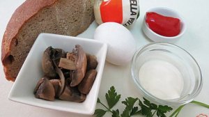 Горячие бутерброды с маринованными грибами