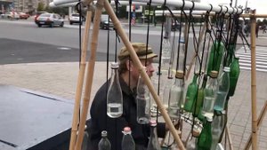 Музыка из бутылок.