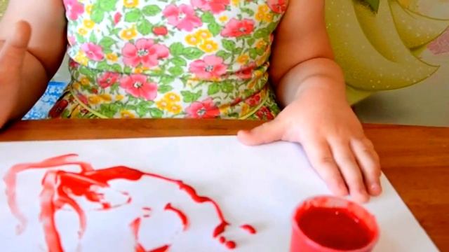 Развивающее видео для малышей.Ариша рисует ПАЛЬЧИКОВЫМИ КРАСКАМИ./ DRAW THE FINGER PAINTS смотреть онлайн