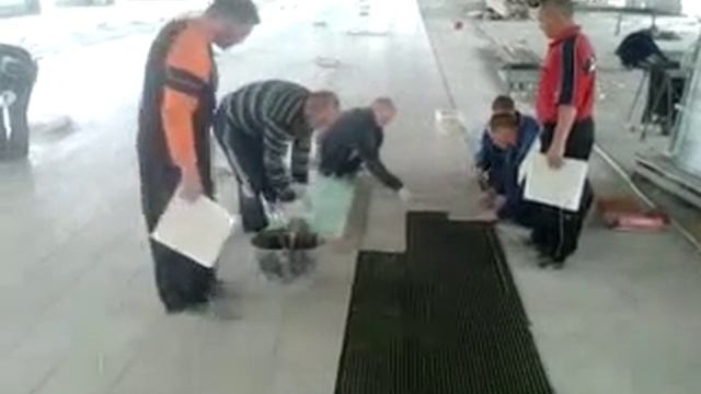 Клеем плитку смотреть онлайн