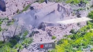 Российские бойцы вплотную подошли к укреплению врага в Клещеевке.