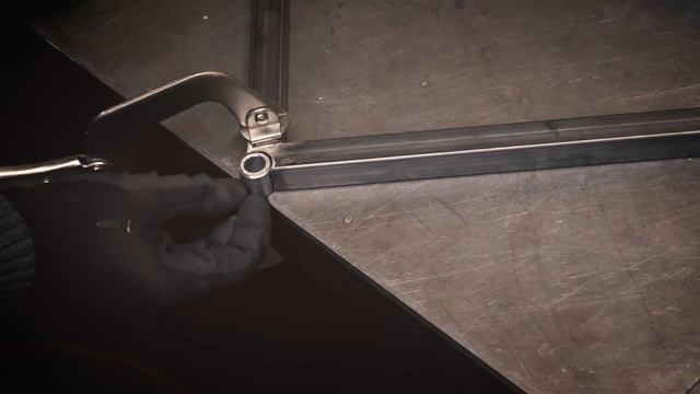 Making a Folding Metal Door смотреть онлайн