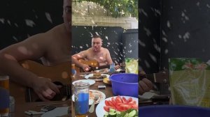 Песня ? Аэропорт на гитаре ?